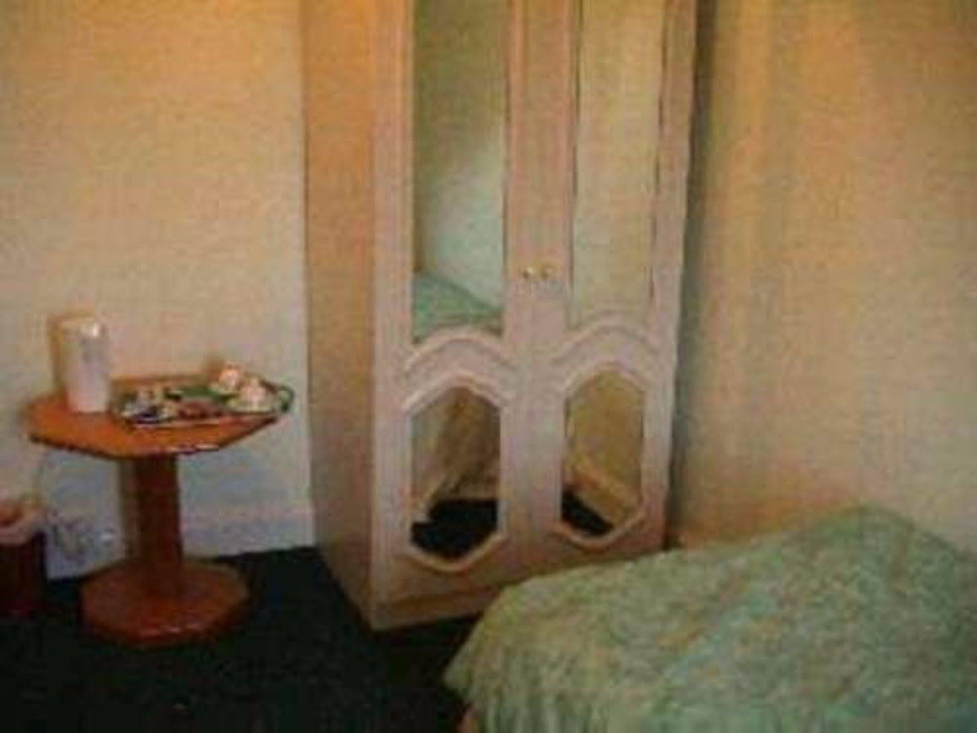 Capital House Hotell EDI Eksteriør bilde