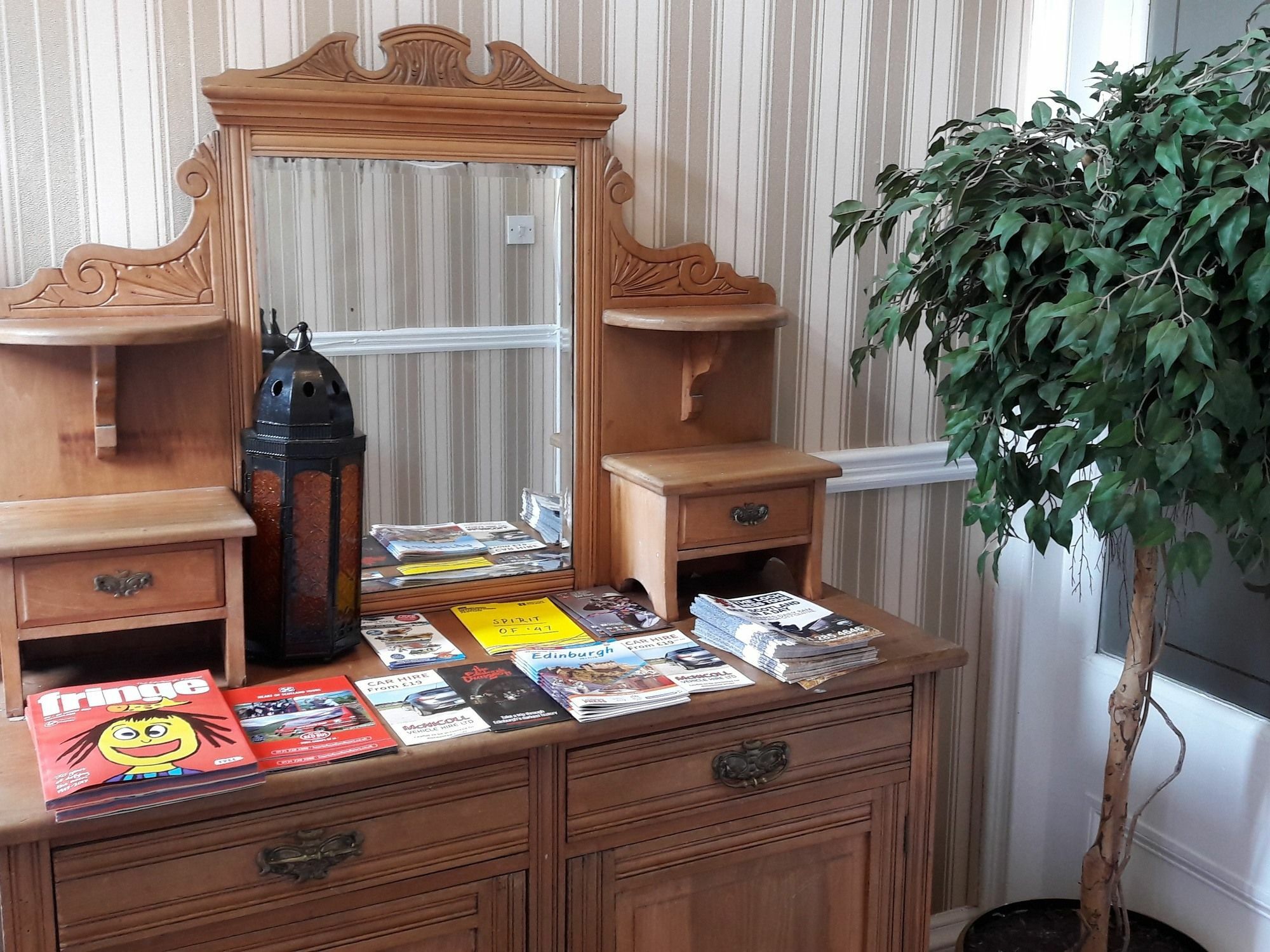 Capital House Hotell EDI Eksteriør bilde